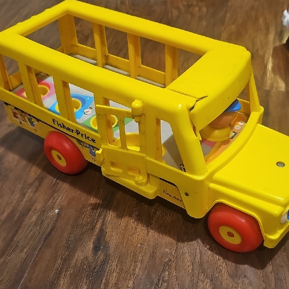 Fisher-Price Other - Fisher-Price Bright Yellow School Bus